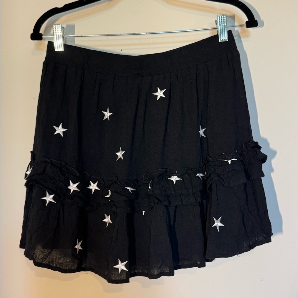 ✨Rock & Rags Star Print Mini Skirt with built in shorts ✨ Size Large - Picture 7 of 9